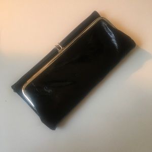 Black magnetic close wallet